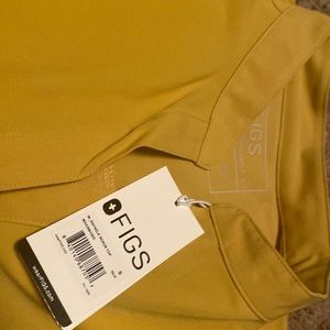 Figs small  Rafaela scrub top gold